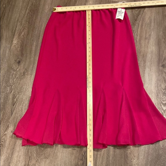 S.L. Fashions Pink Skirt Set NWT - Picture 8 of 9